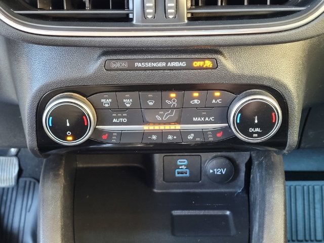 2022 Ford Escape Hybrid Titanium