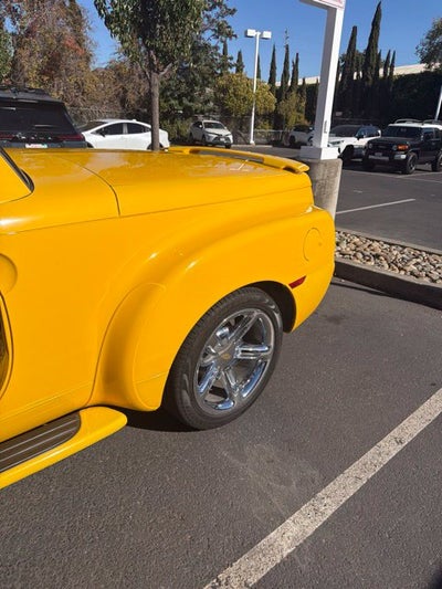 2004 Chevrolet SSR Base
