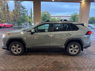 2022 Toyota RAV4 Hybrid XLE