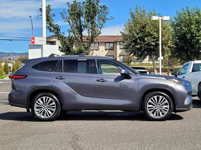 2021 Toyota Highlander Platinum