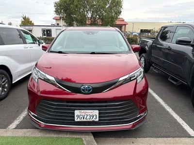 2023 Toyota Sienna XLE 8 Passenger