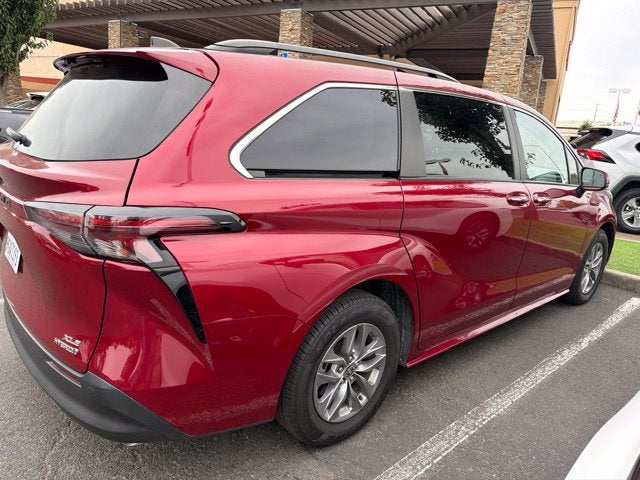 2023 Toyota Sienna XLE 8 Passenger