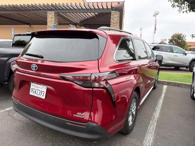 2023 Toyota Sienna XLE 8 Passenger