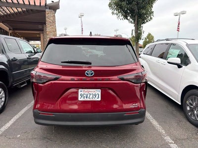 2023 Toyota Sienna XLE 8 Passenger