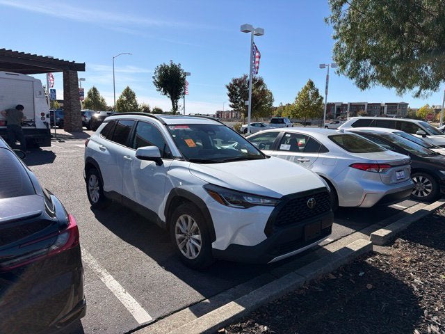 2024 Toyota Corolla Cross LE