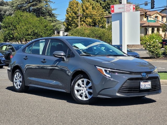 2025 Toyota Corolla Hybrid LE