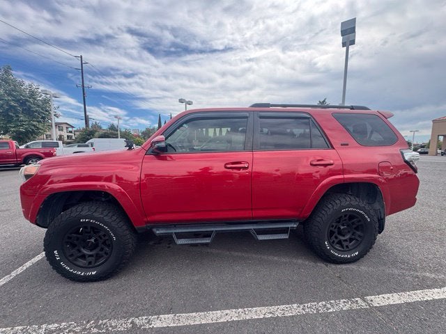 2016 Toyota 4Runner SR5 Premium w/ Third Row Seating