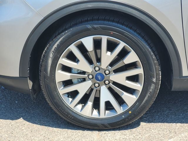 2022 Ford Escape Hybrid Titanium