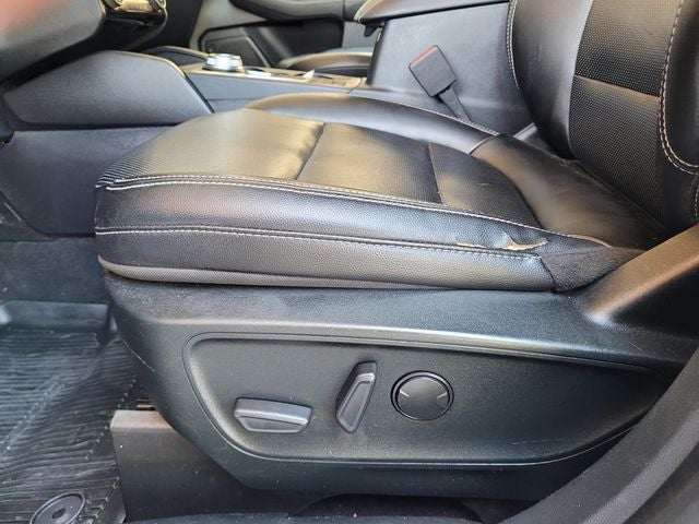 2022 Ford Escape Hybrid Titanium
