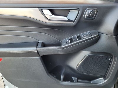 2022 Ford Escape Hybrid Titanium
