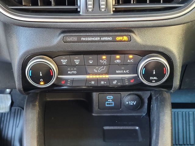 2022 Ford Escape Hybrid Titanium