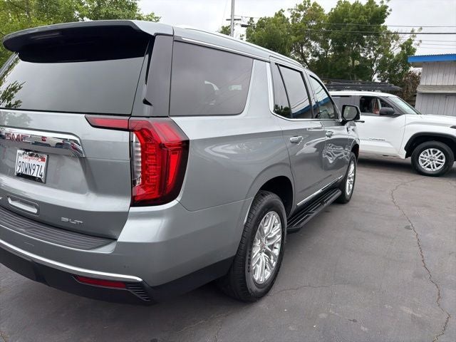 2023 GMC Yukon SLT w/ Captain Chairs