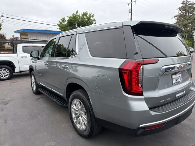 2023 GMC Yukon SLT w/ Captain Chairs