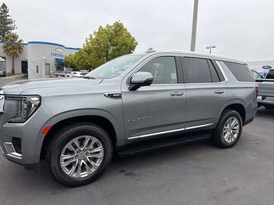 2023 GMC Yukon SLT w/ Captain Chairs