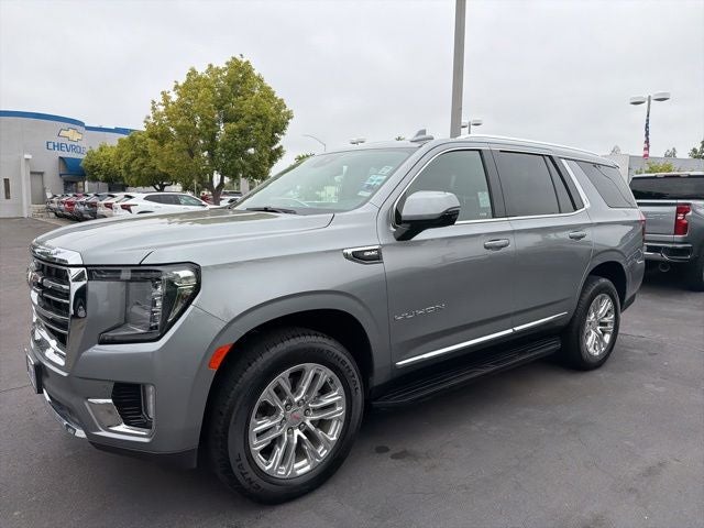 2023 GMC Yukon SLT w/ Captain Chairs