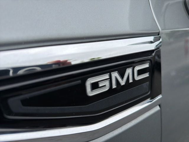 2023 GMC Yukon SLT w/ Captain Chairs