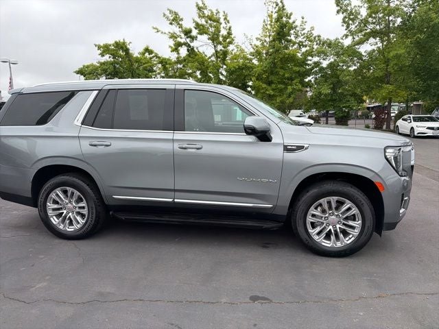 2023 GMC Yukon SLT w/ Captain Chairs