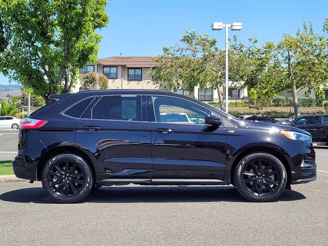 2022 Ford Edge ST Line