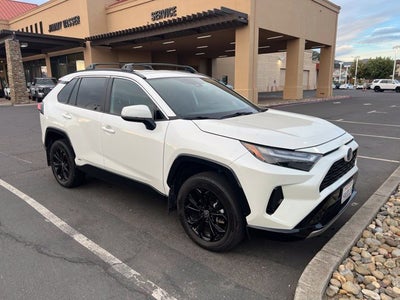 2022 Toyota RAV4 Hybrid SE