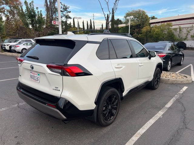 2022 Toyota RAV4 Hybrid SE