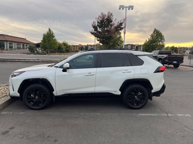 2022 Toyota RAV4 Hybrid SE
