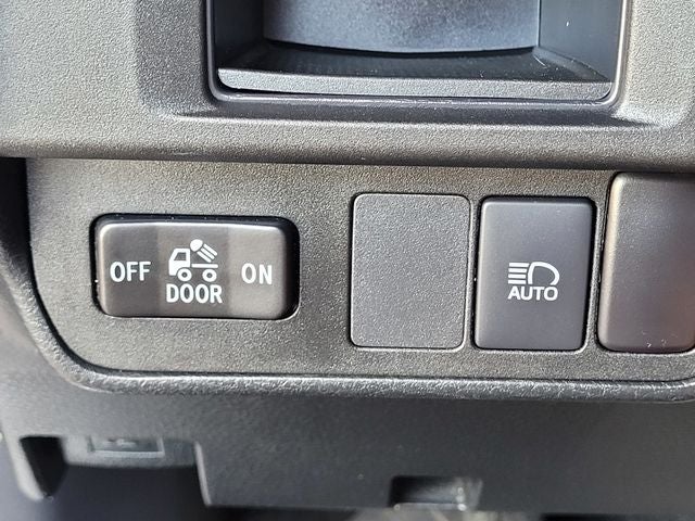2018 Toyota Tacoma SR V6