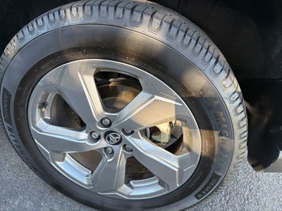 2021 Toyota RAV4 Hybrid XLE Premium