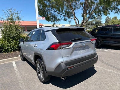 2022 Toyota RAV4 Hybrid XLE Premium