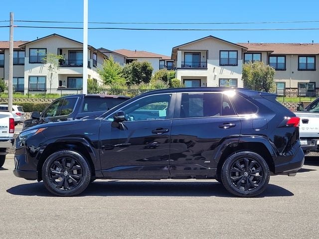 2022 Toyota RAV4 Hybrid SE