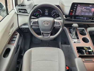 2021 Toyota Sienna LE 8 Passenger