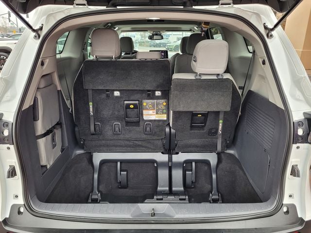 2021 Toyota Sienna LE 8 Passenger