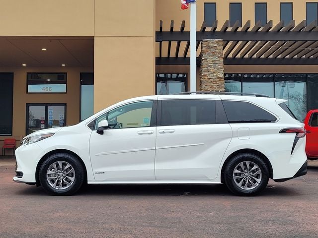 2021 Toyota Sienna LE 8 Passenger
