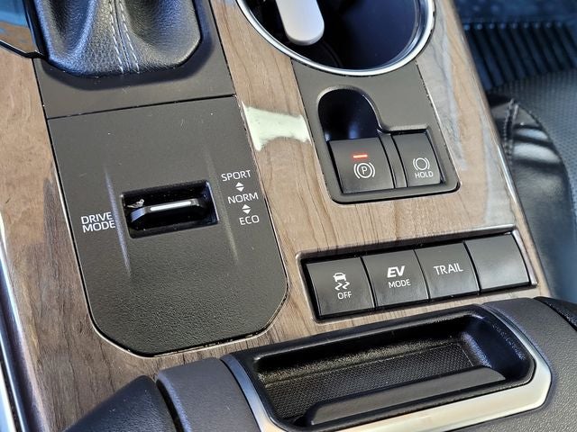 2022 Toyota Highlander Hybrid Platinum