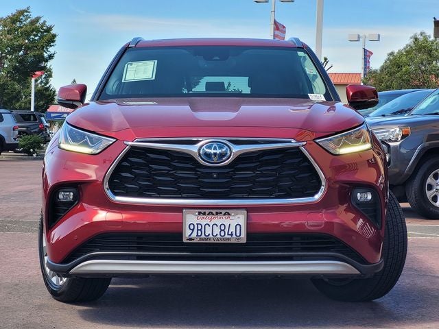 2022 Toyota Highlander Hybrid Platinum