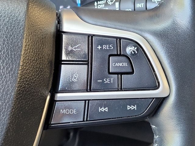 2022 Toyota Highlander Hybrid Platinum
