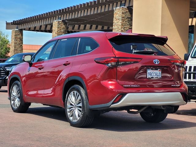 2022 Toyota Highlander Hybrid Platinum