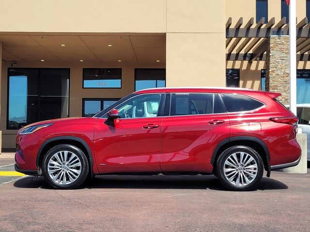 2022 Toyota Highlander Hybrid Platinum