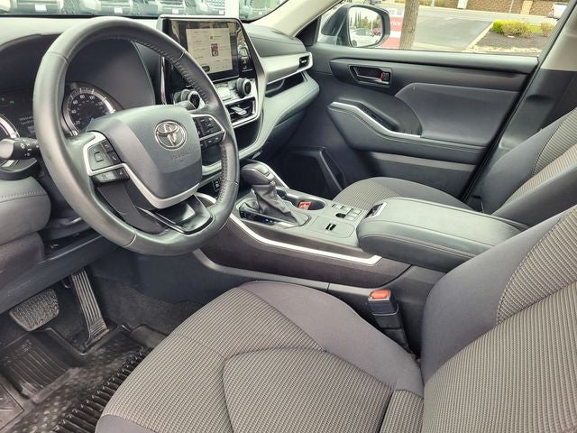 2024 Toyota Highlander Hybrid LE Nightshade