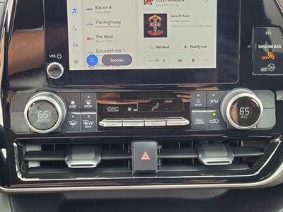 2024 Toyota Highlander Hybrid LE Nightshade