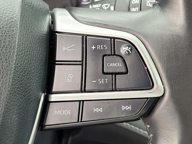 2024 Toyota Highlander Hybrid LE Nightshade