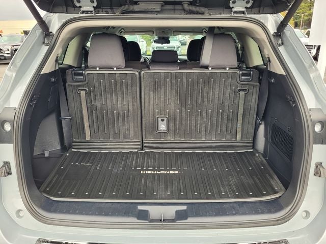 2024 Toyota Highlander Hybrid LE Nightshade