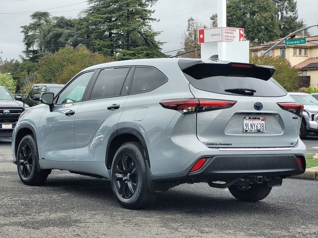 2024 Toyota Highlander Hybrid LE Nightshade