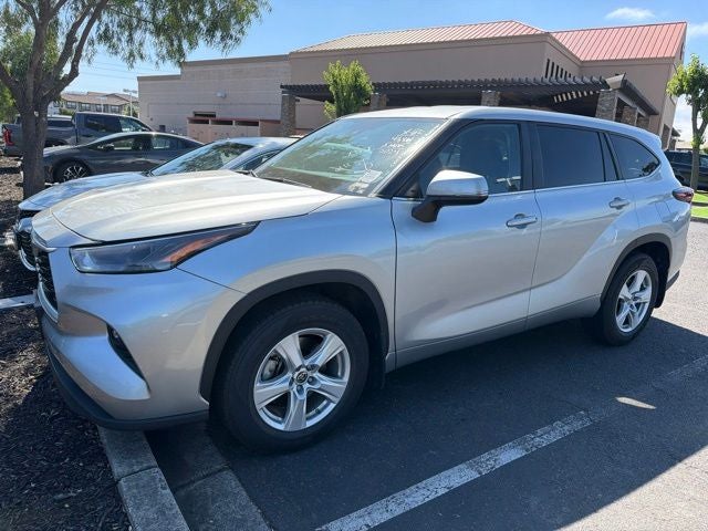 2024 Toyota Highlander LE