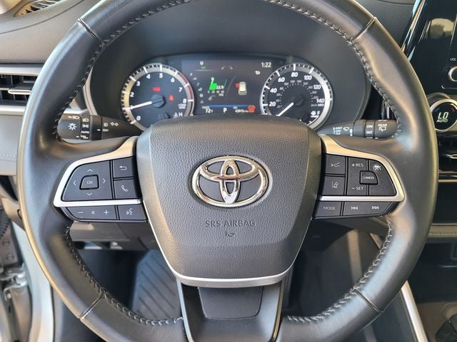 2024 Toyota Highlander LE - Photo 28