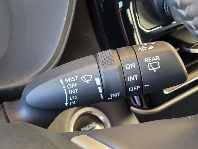 2024 Toyota Highlander LE - Photo 31