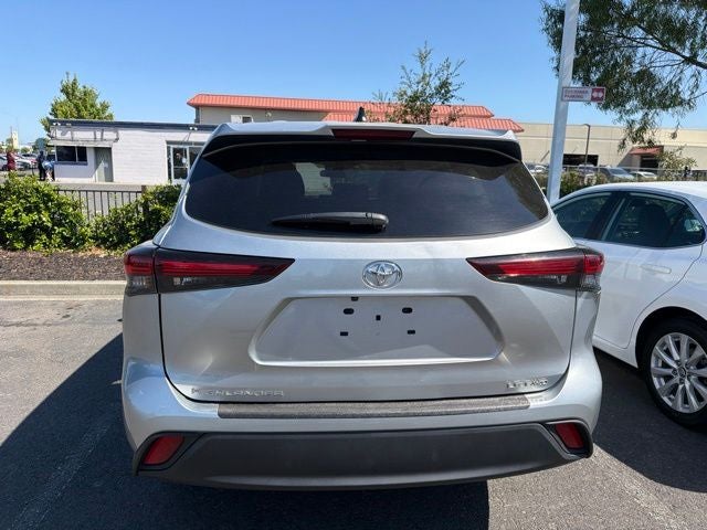 2024 Toyota Highlander LE