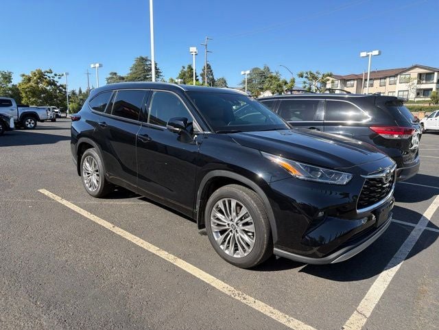 2024 Toyota Highlander Platinum