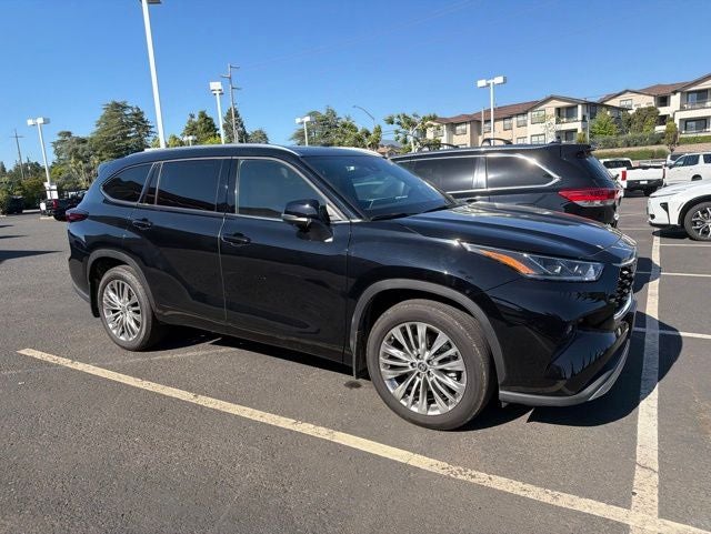 2024 Toyota Highlander Platinum