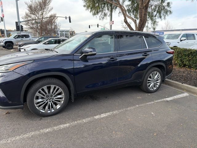 2024 Toyota Highlander Platinum