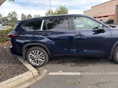 2024 Toyota Highlander Platinum